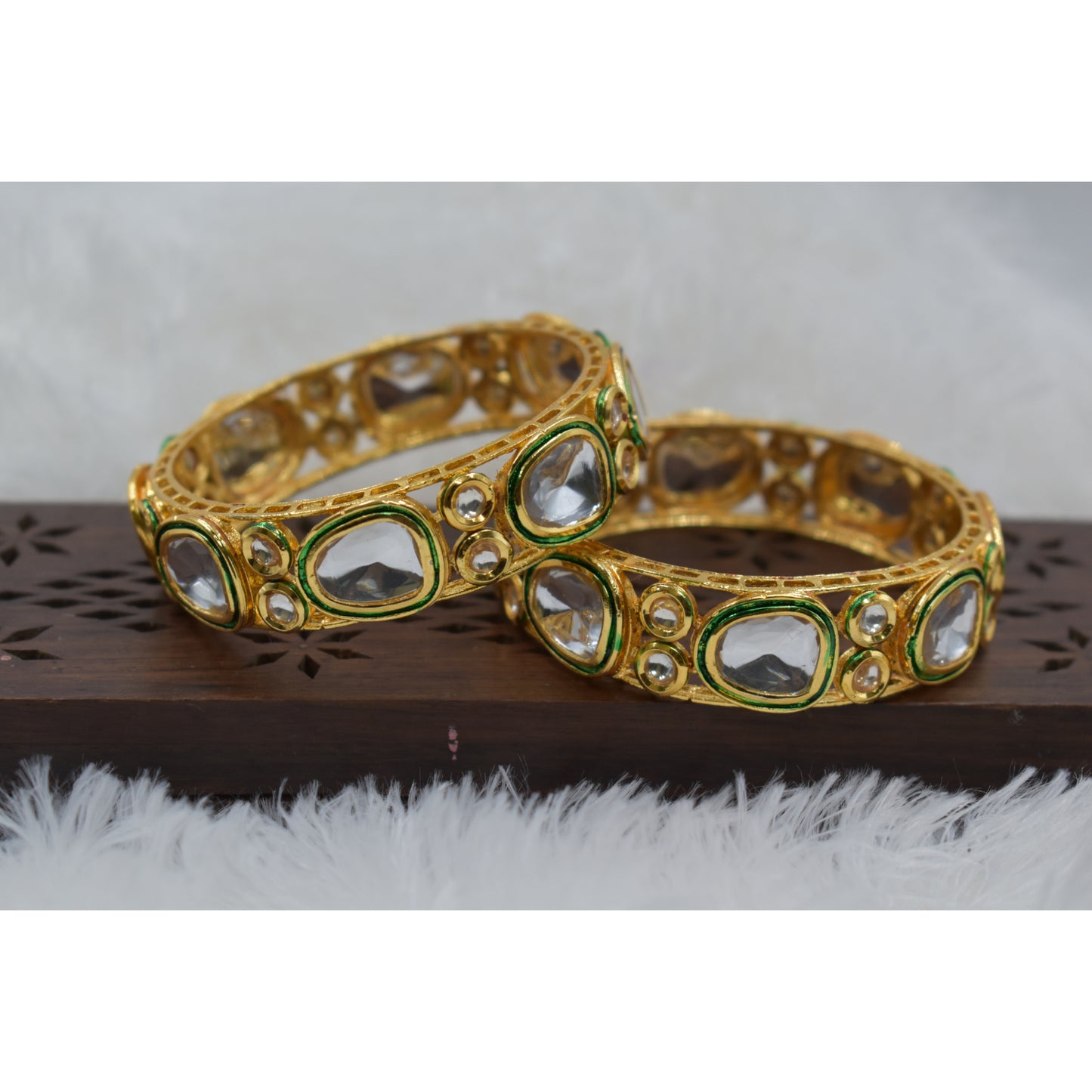 Kundan goldplated brass bangle