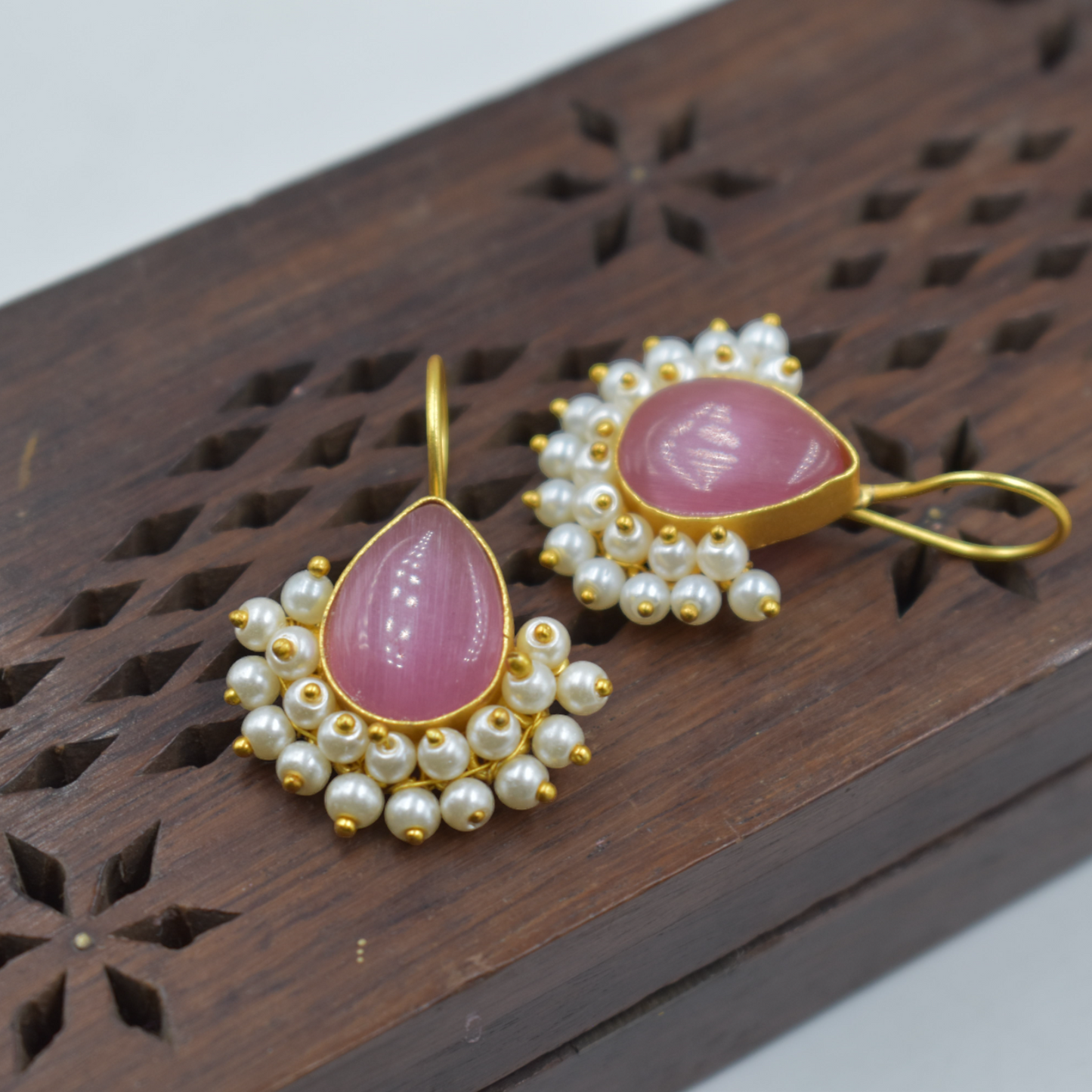 GOLDPLATED BRASS STONE DANGLE EARING