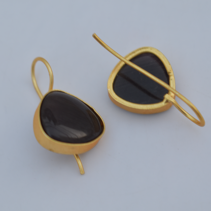 A pair of goldplated stone dangle earing