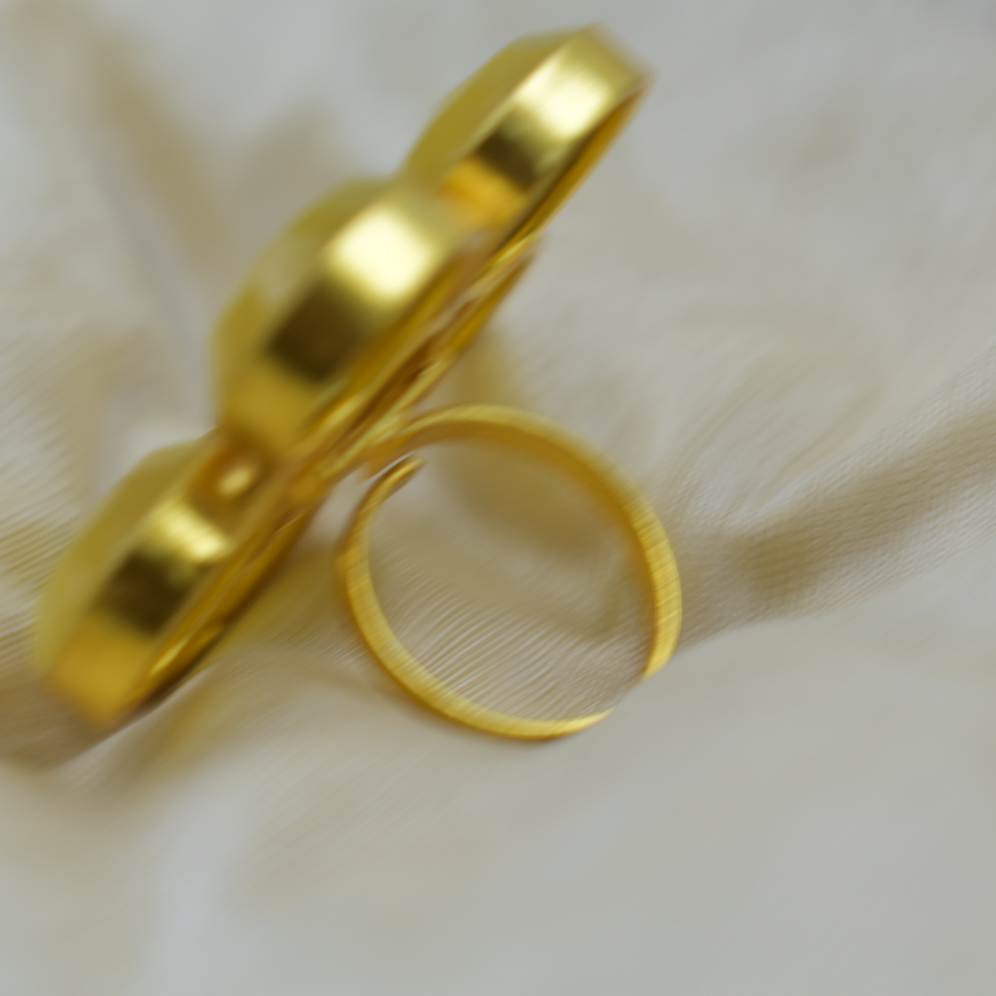 Goldplated brass stone ring