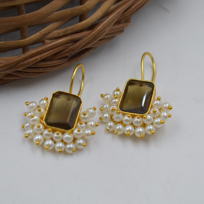 Goldplated brass stone dangle earing