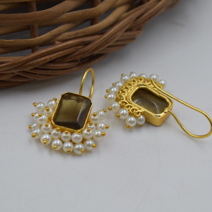 Goldplated brass stone dangle earing