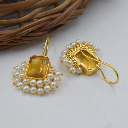 Goldplated brass stone dangle earing