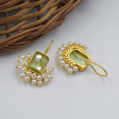 Goldplated brass stone dangle earing