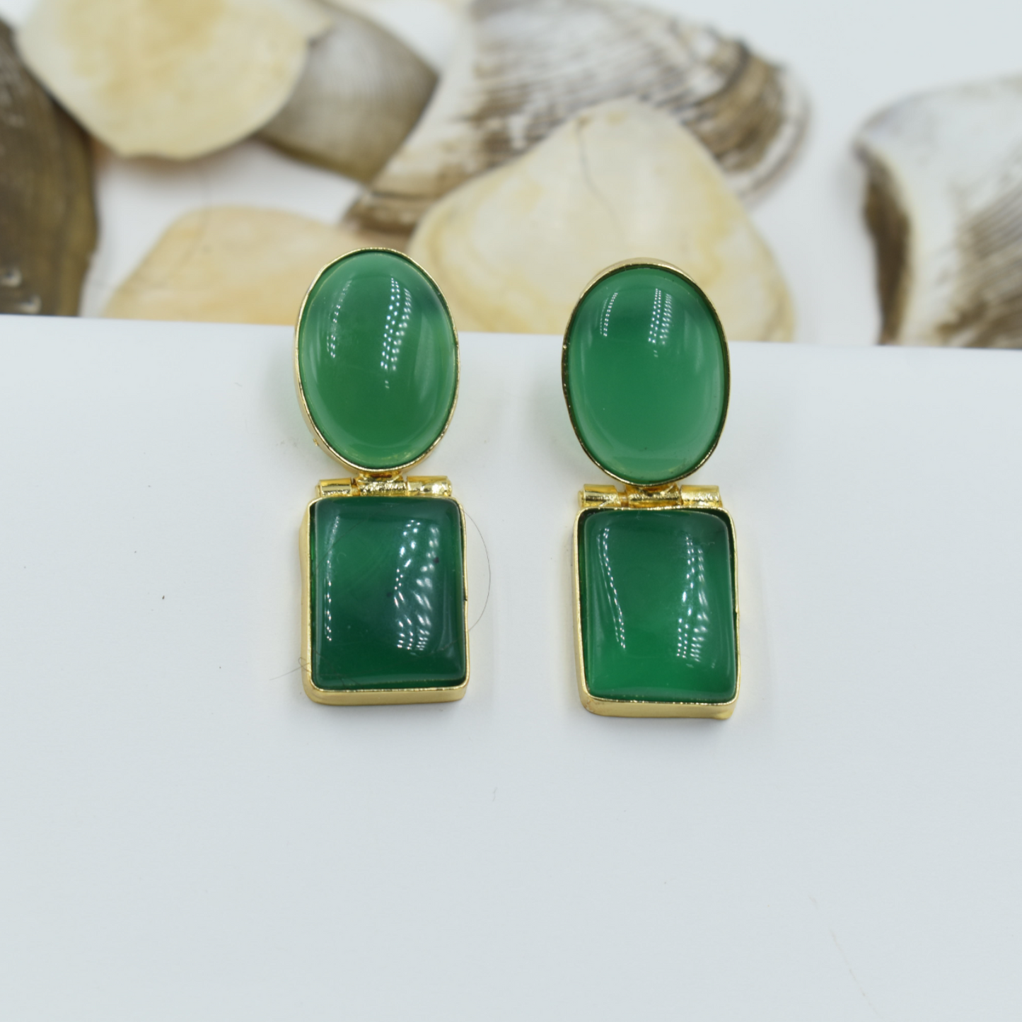 SEMI PRECIOUS STONE GREEN ONYX GOLDPLATED BRASS STUD EARING