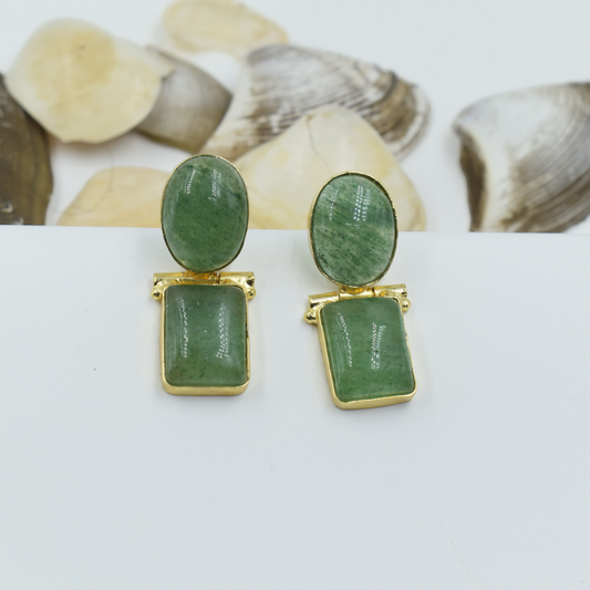 BRASS GOLDPLATED SEMI PRECIOUS STONE GREEN STRAWBERRY STUD EARING