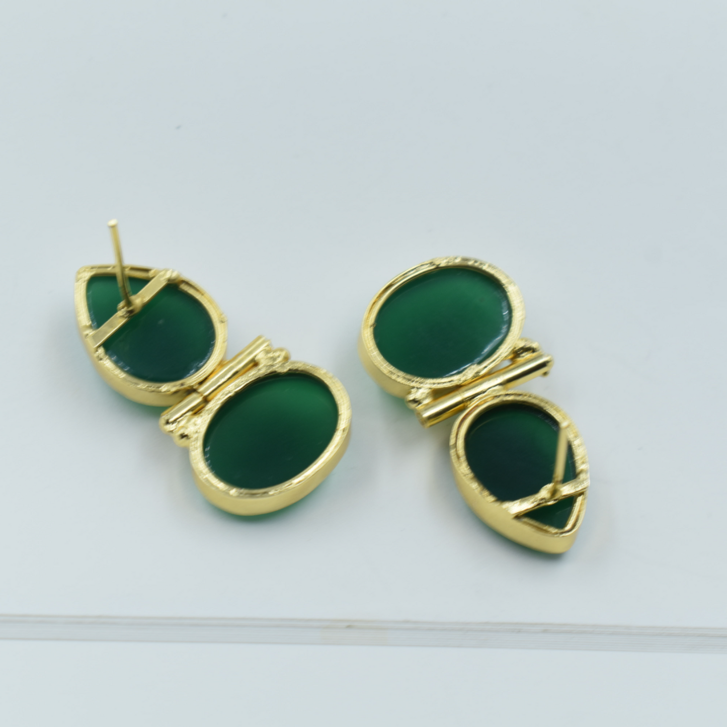 BRASS GOLD GREEN SEMI PRECIOUS STONE STUD EARING FOR WOMEN