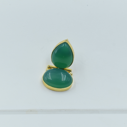 GREEN ONYX COLOR SEMI PRECIOUS STONE STUD EARING WITH GOLD PLATED BRASS