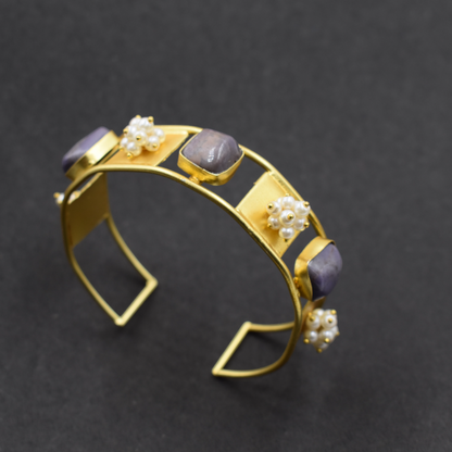 Goldplated brass semi precious stone bangle