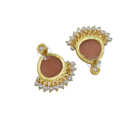 Elegent pair of stone stud earing