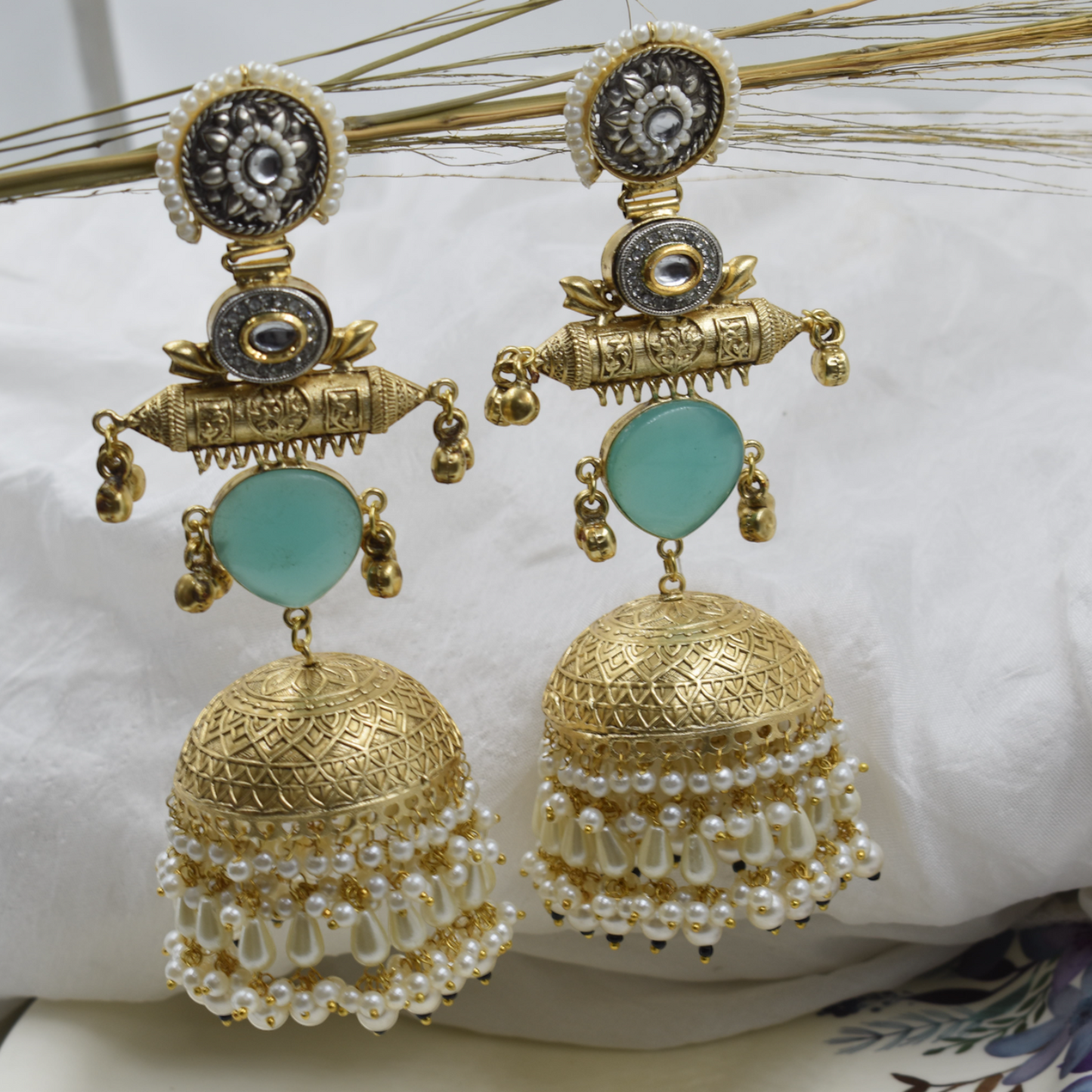 New Trendy Dual Tone Kundan Jhumka Earring