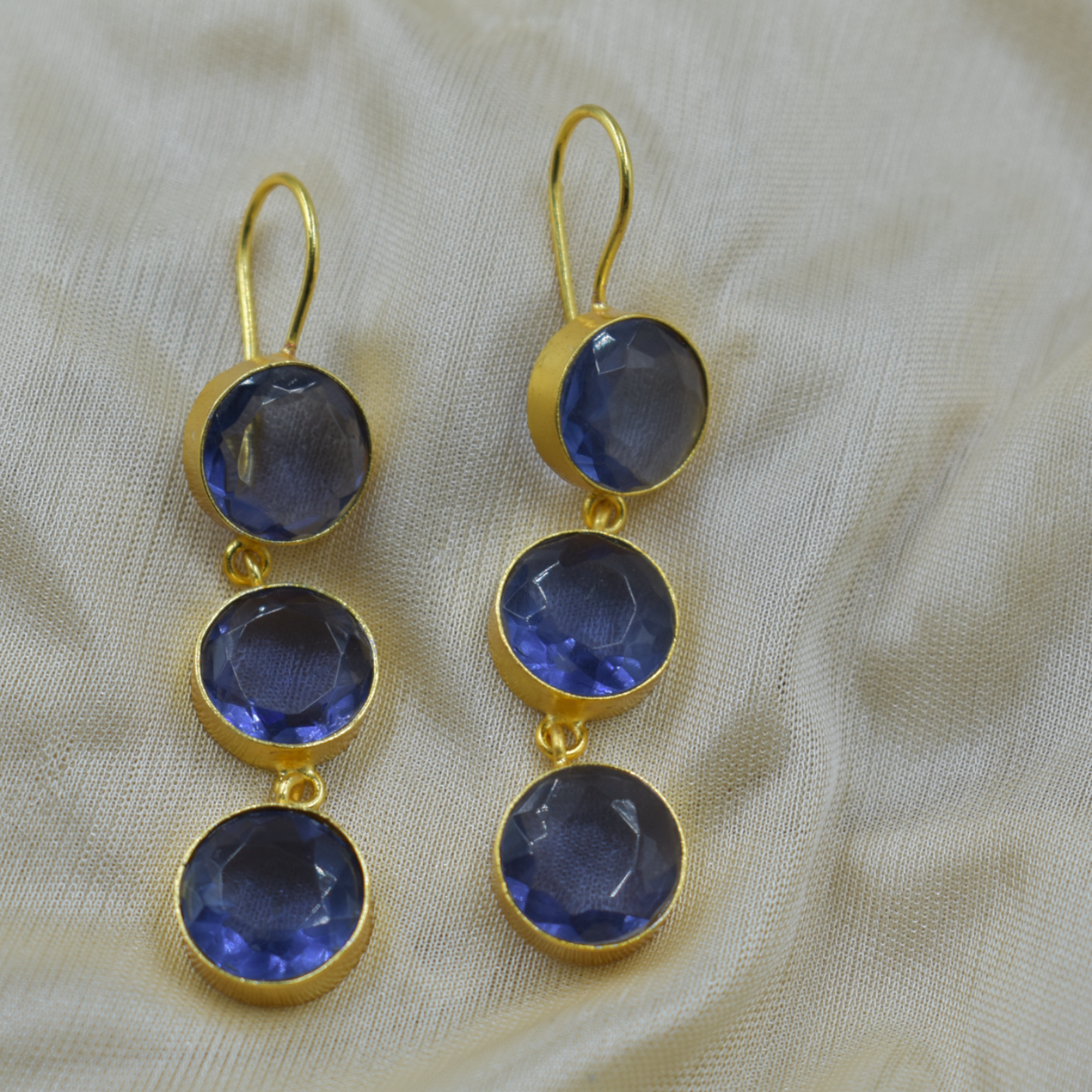 Goldplated brass stone dangle earing