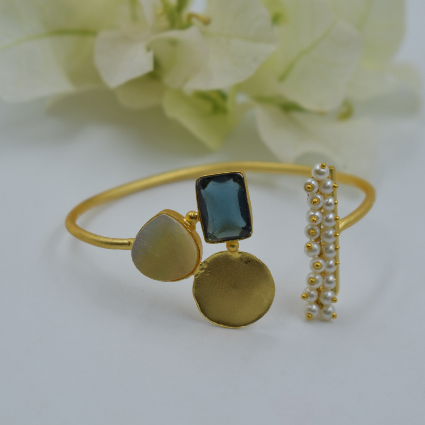 Goldplated brass stone bangle