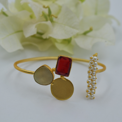 Goldplated brass stone bangle