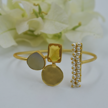 Goldplated brass stone bangle