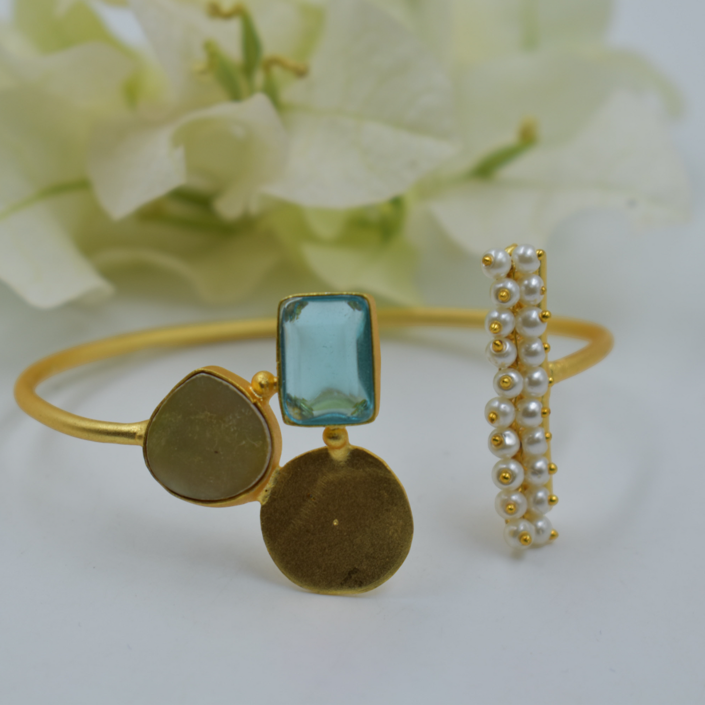 Goldplated brass stone bangle