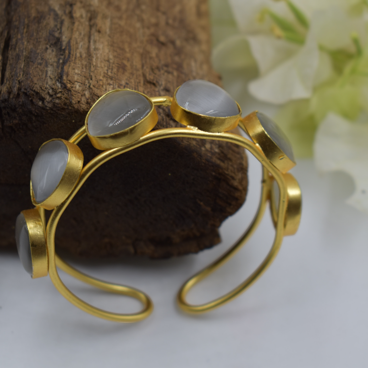 Goldplated brass stone bangle