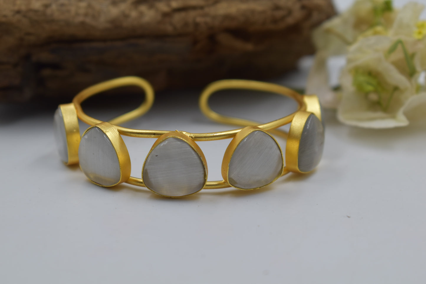 Goldplated brass stone bangle