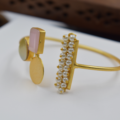 Elegent design goldplated brass stone bangle