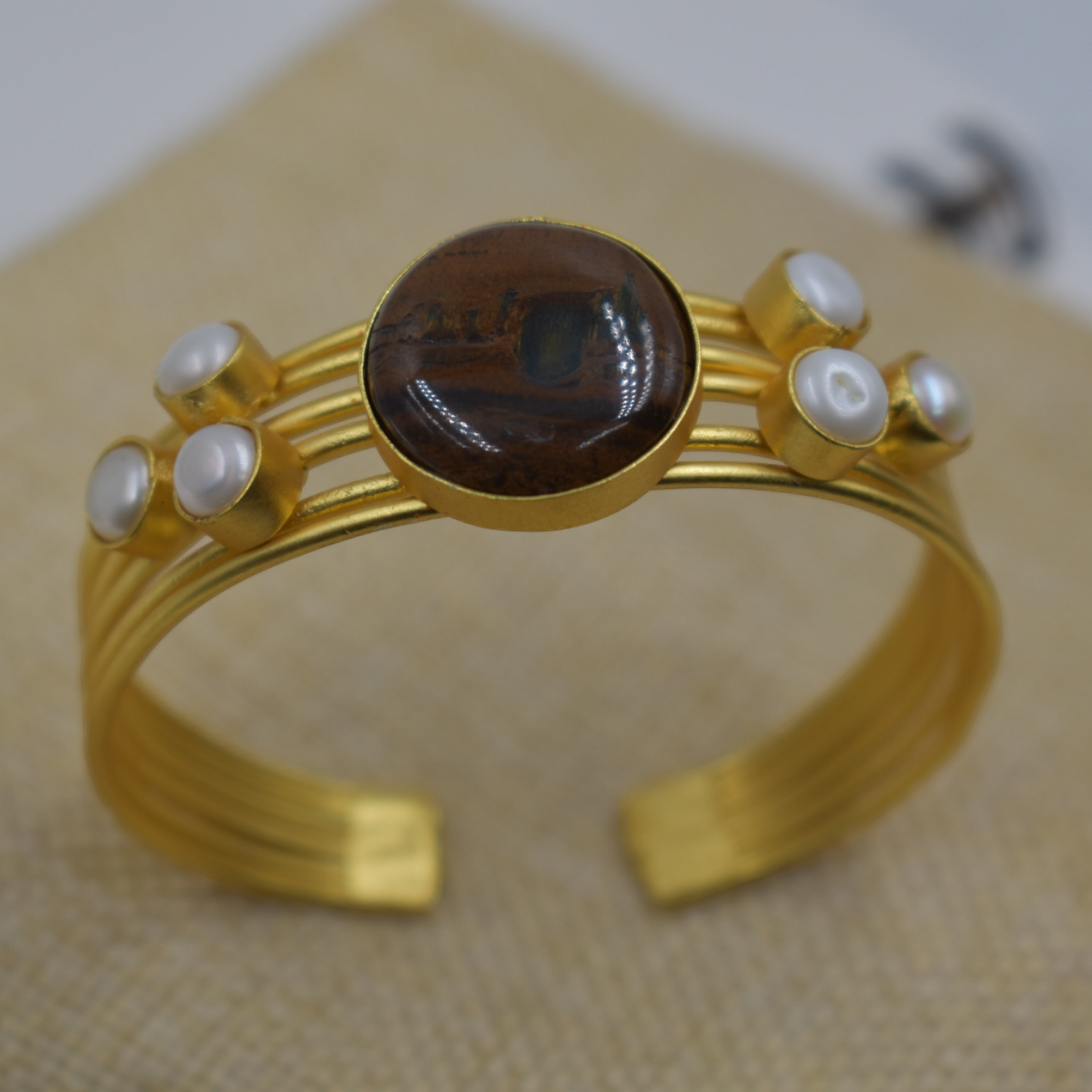 Semi precious tiger eyes goldplated brass stone bangle