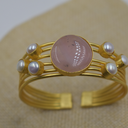 Goldplated brass semi precious stone bangle