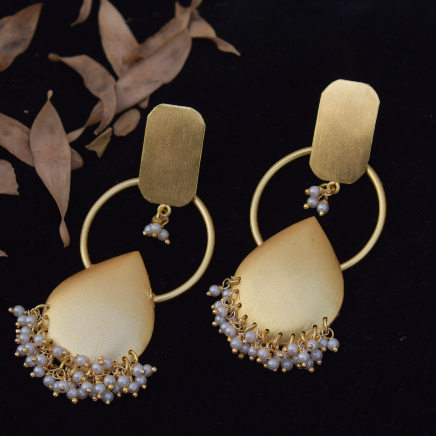 Goldplated brass matte earing