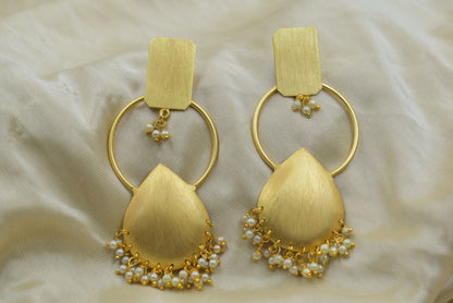 Goldplated brass matte earing